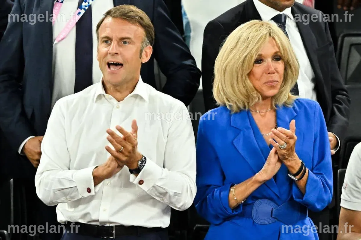 Brigitte Macron en vacances : cette photo en maillot de bain qui fait ...