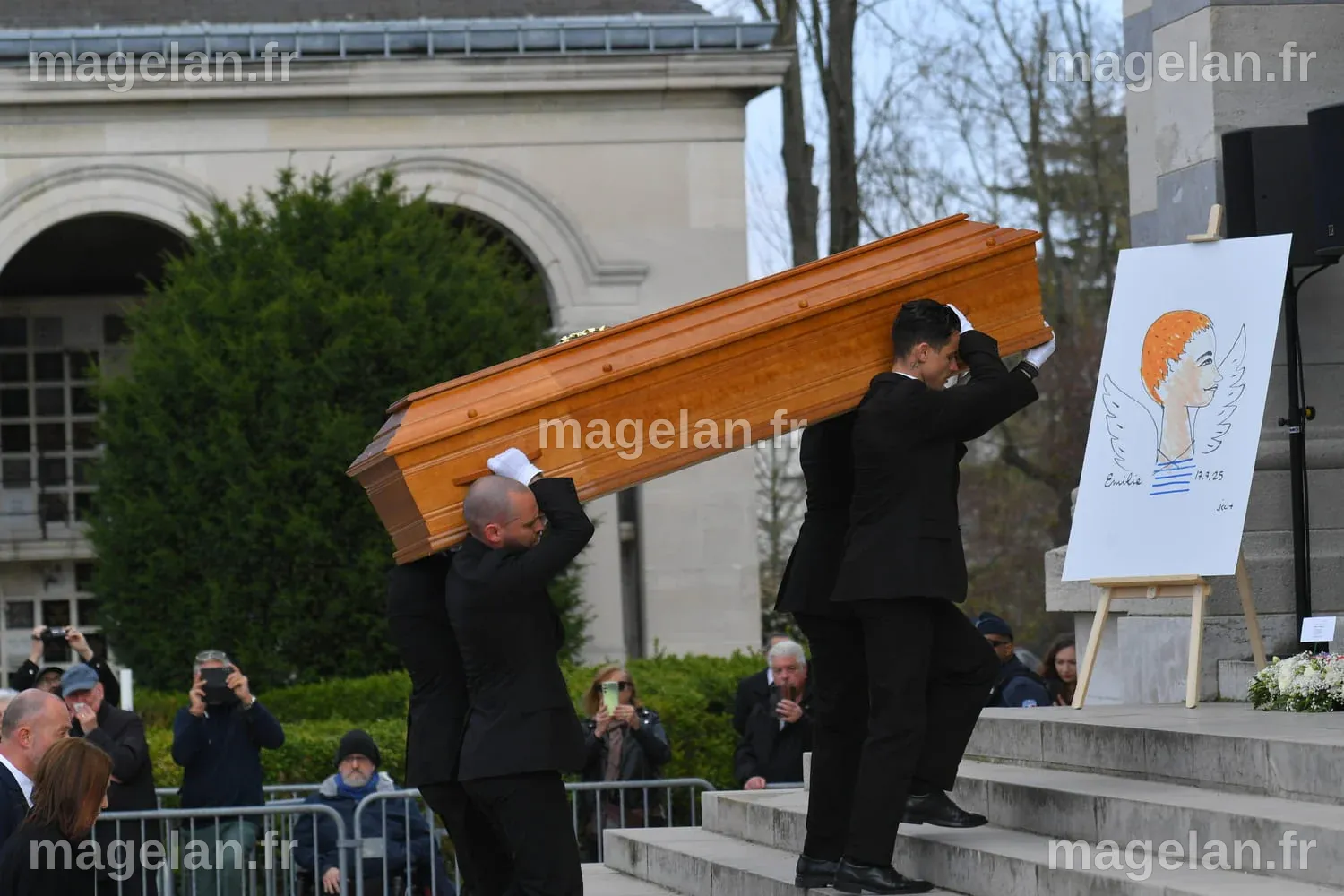 Obsèques d'Emilie Dequenne : les stars rendent un dernier hommage à l ...