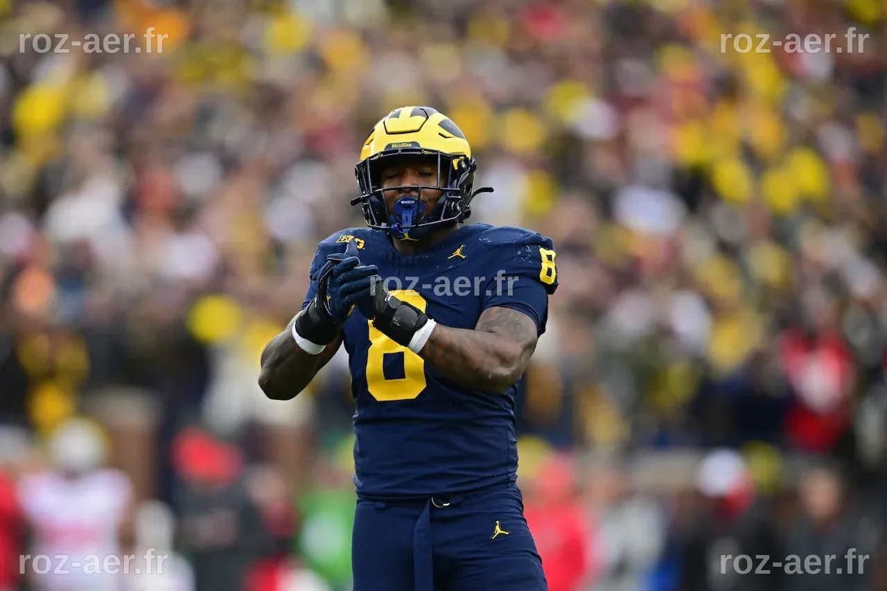 Michigan edge Derrick Moore’s junior leap includes one primary focus ...