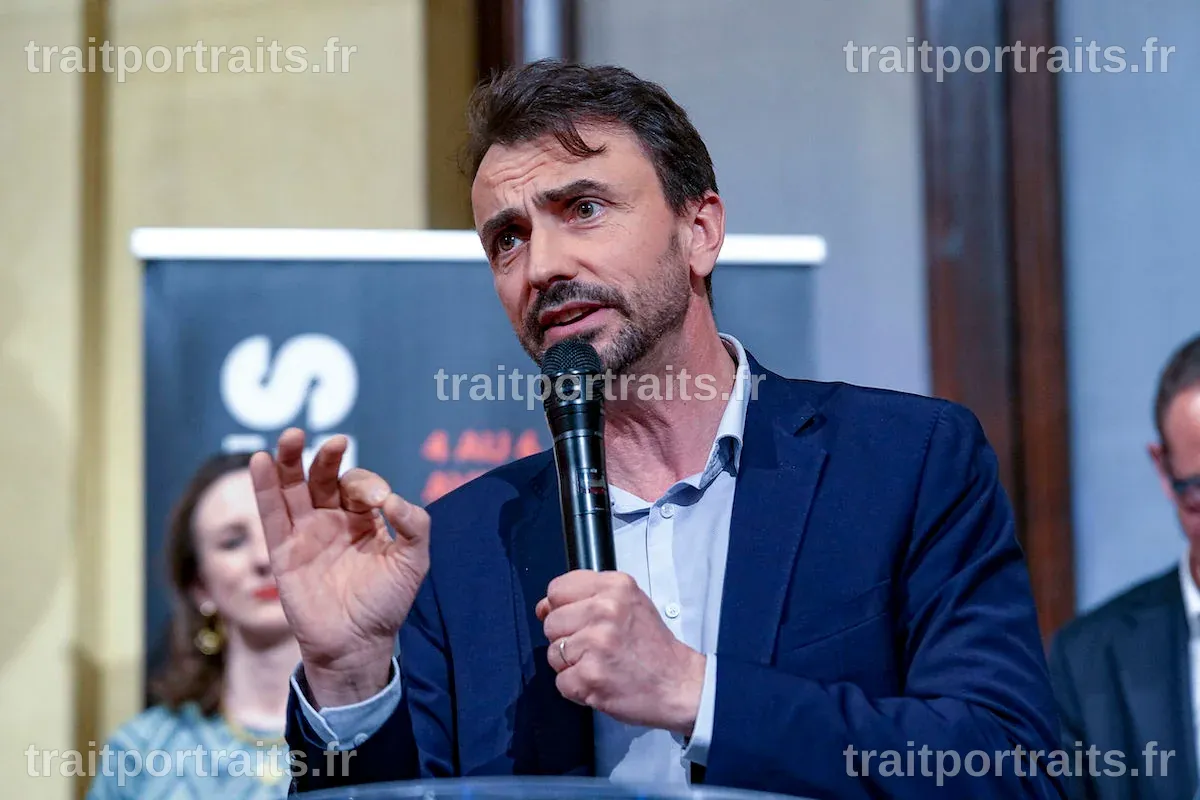 La Vie Privée de Grégory Doucet : Un Regard Approfondi sur le Maire de Lyon