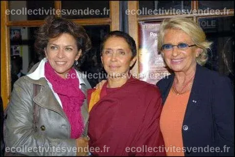 Âge Véronique De Villèle Et Sa Compagne - SuperStars Blog
