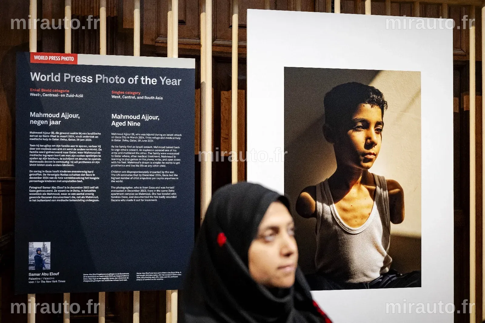 Carol Guzy : La Photographe Américaine Récompensée au World Press Photo pour un Instantané Émouvant de Migrants Séparés