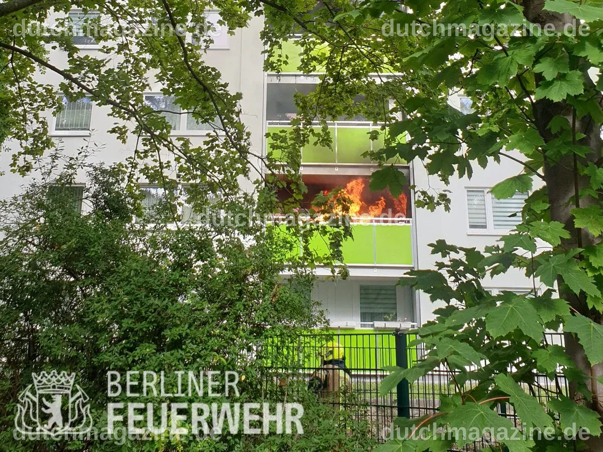 Berliner Feuerwehr on Twitter: "#Brand im #Walter_May_Weg in # ...