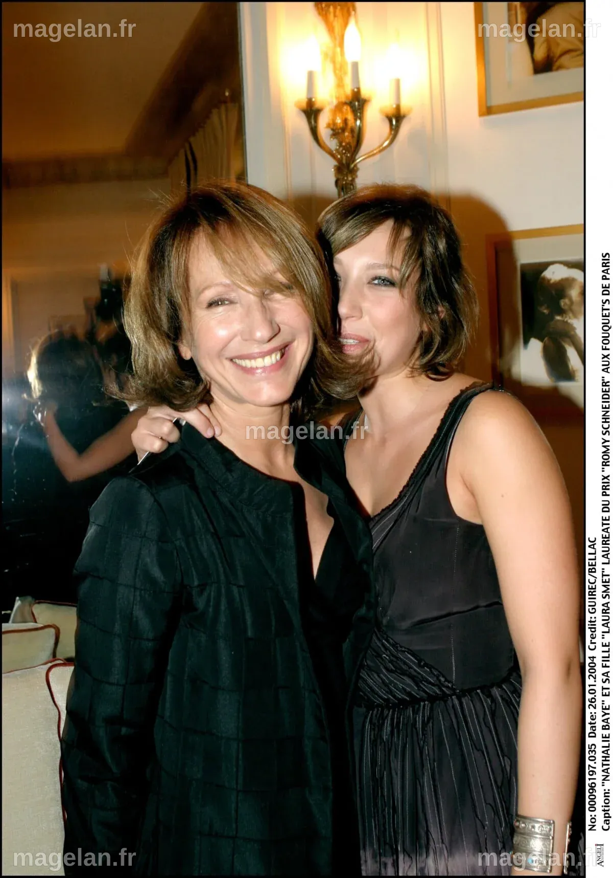 Photo : Laura Smet et Nathalie Baye au prix Romy Shneider aux Fouquet's ...