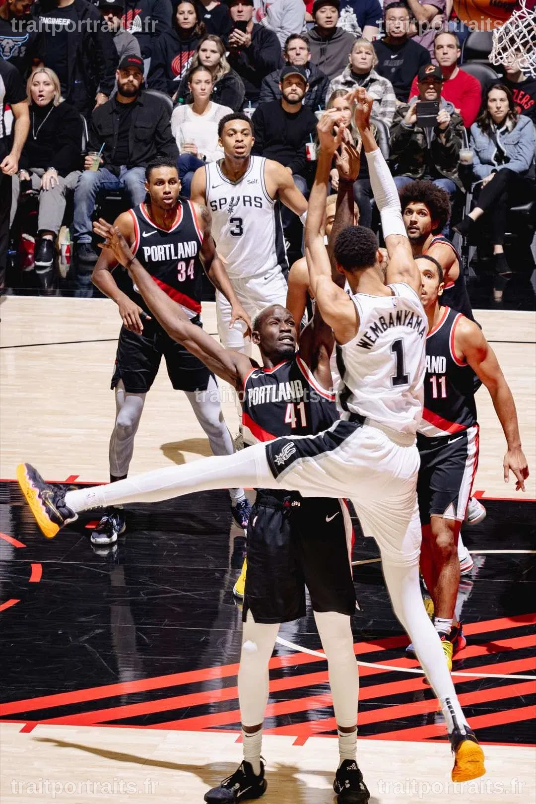 Victor Wembanyama et les Spurs s'imposent avec autorité face aux Trail Blazers en match 5 et remportent la série