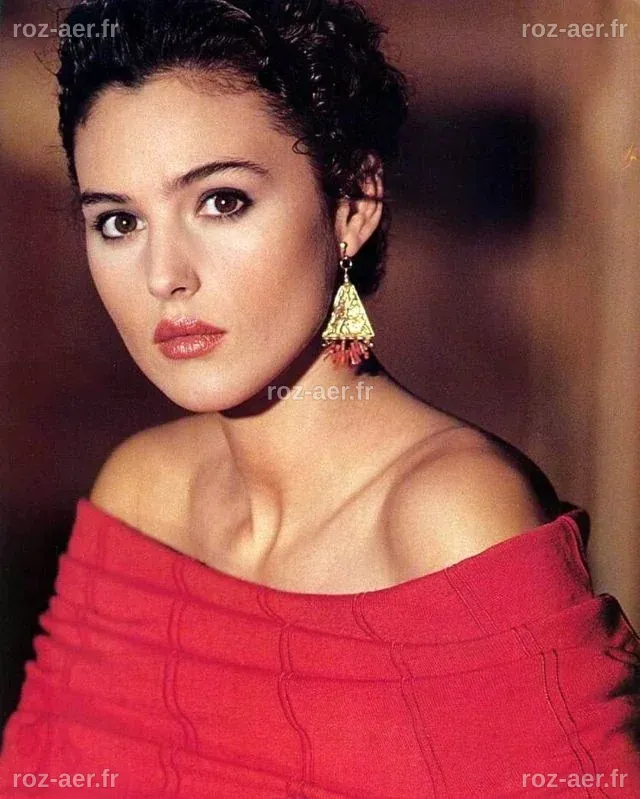 Monica Bellucci Jeune : L’Éclosion d’une Icône de la Beauté Italienne