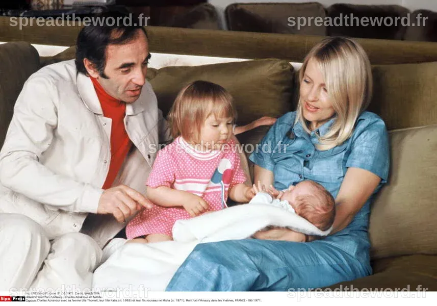 Charles Aznavour : les plus belles photos de sa vie - Femme Actuelle