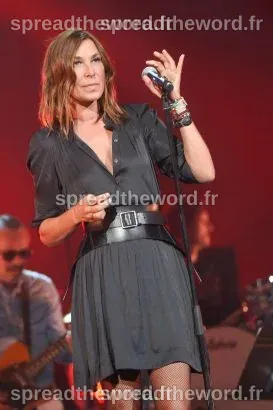 PHOTOS. Zazie fête ses 55 ans : retour sur son évolution physique - Closer