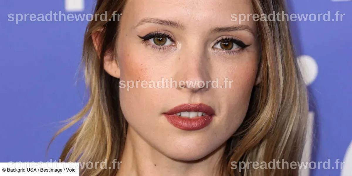 PHOTO Angèle : à 27 ans, la chanteuse adopte une coloration ultra ...