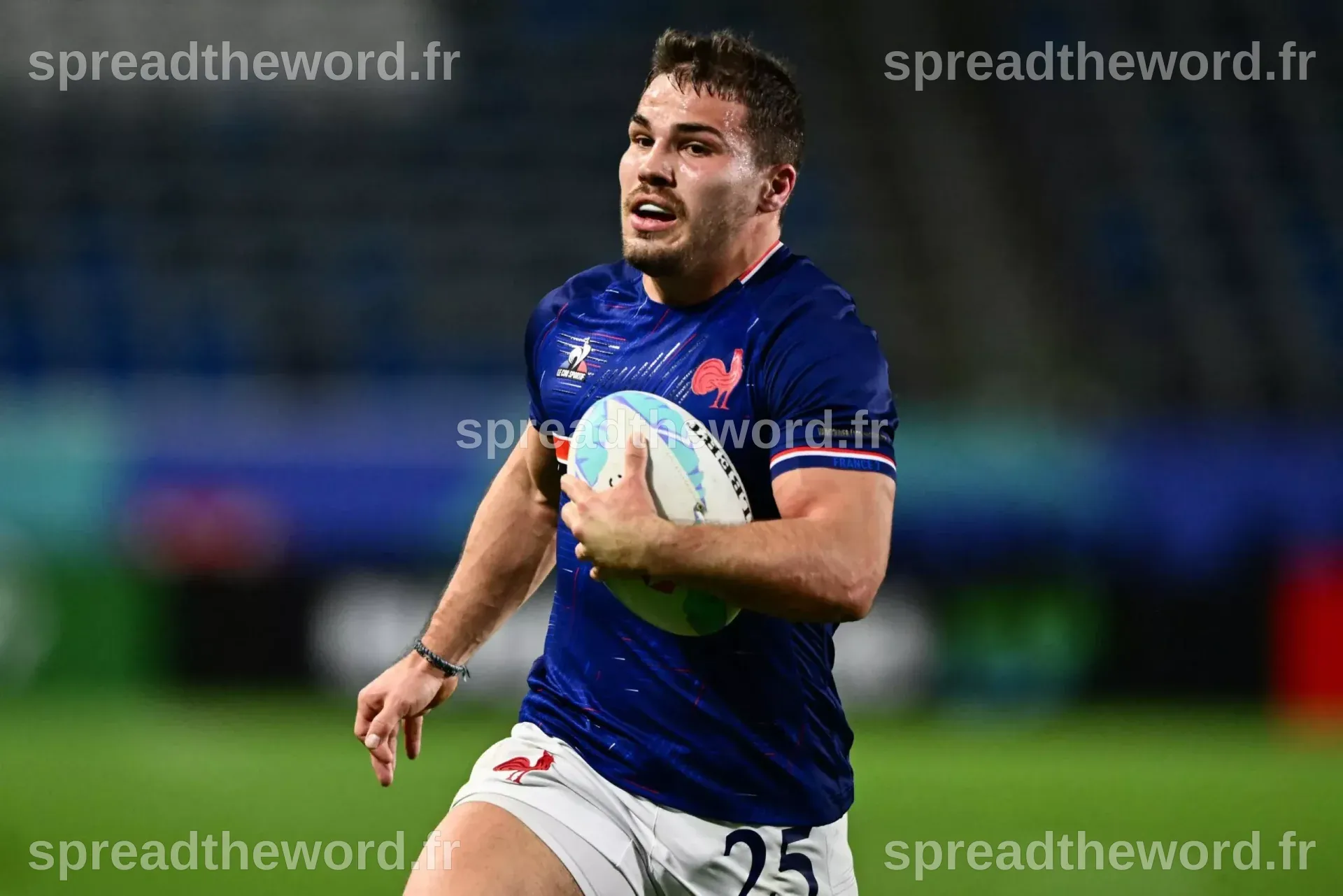 Antoine Dupont, entre prouesses sportives et poids médiatique ? - Blog RCT