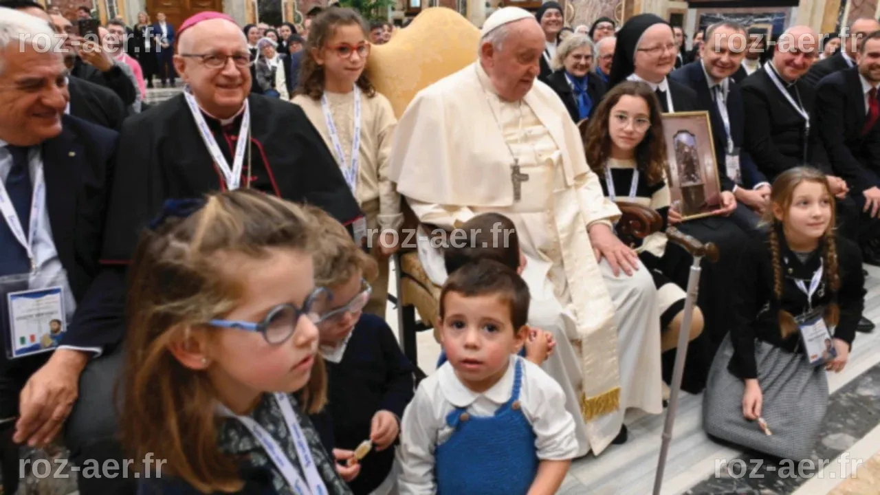 Communion et service «sans rien posséder» - L'Osservatore Romano