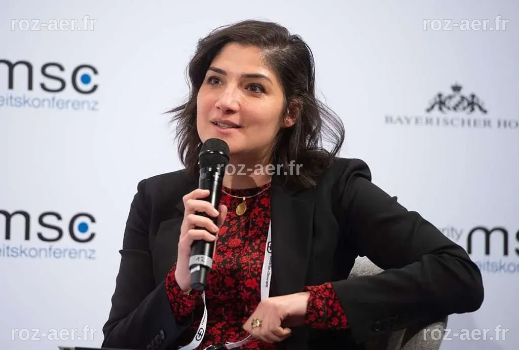 Rym Momtaz Mari - Célèbre Blog