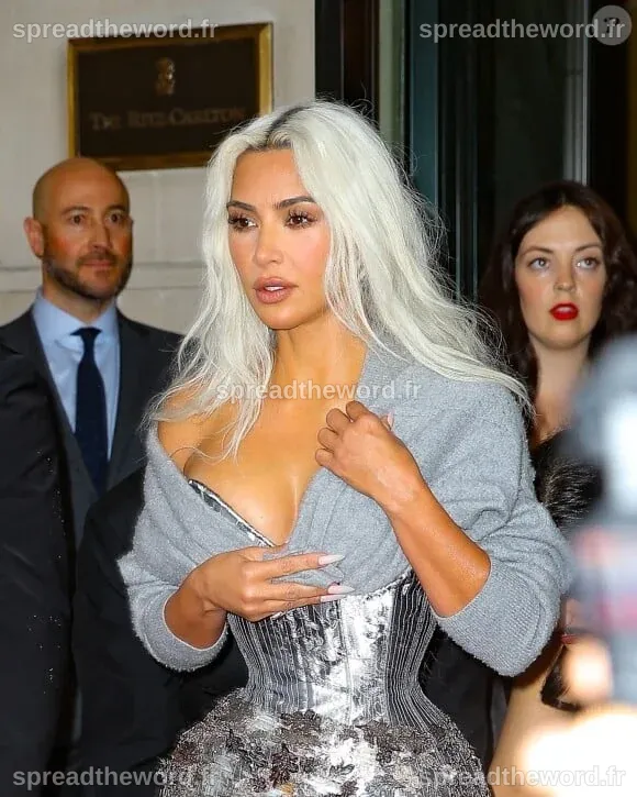 PHOTOS La taille très (très) fine de Kim Kardashian au Met Gala 2024 ...