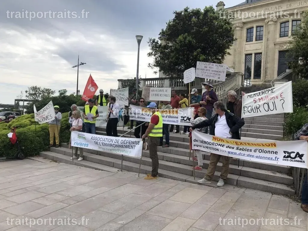 Réaménagement de la place André-Ferré à Tinténiac : l'opposition s'oppose au projet pour des raisons de stationnement
