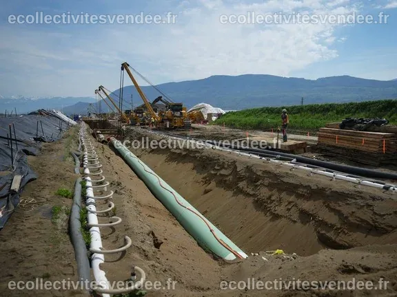 Canadian oil industry has extra pipeline space, report says | Financial ...