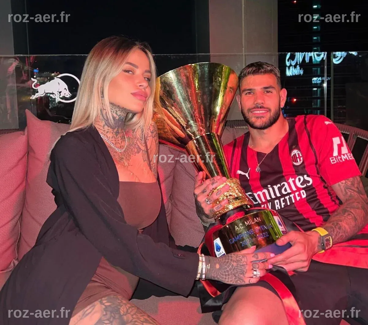 Théo Hernandez : qui est sa compagne Zoe Cristofoli ? - Télé Loisirs