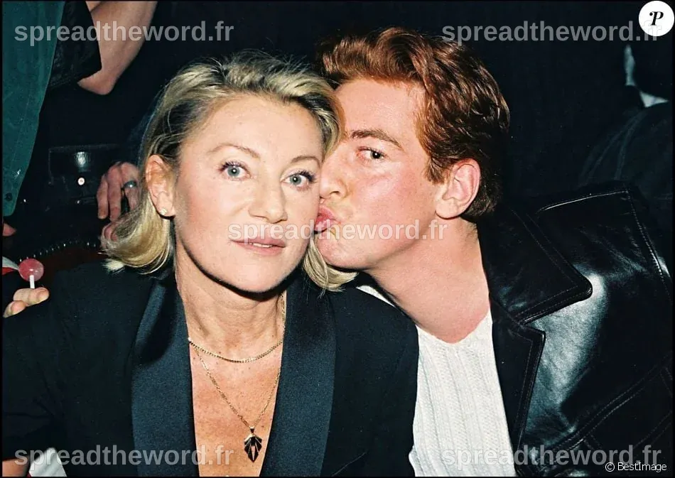 Sheila et son fils Ludovic Chancel à Paris en 1998. - Purepeople