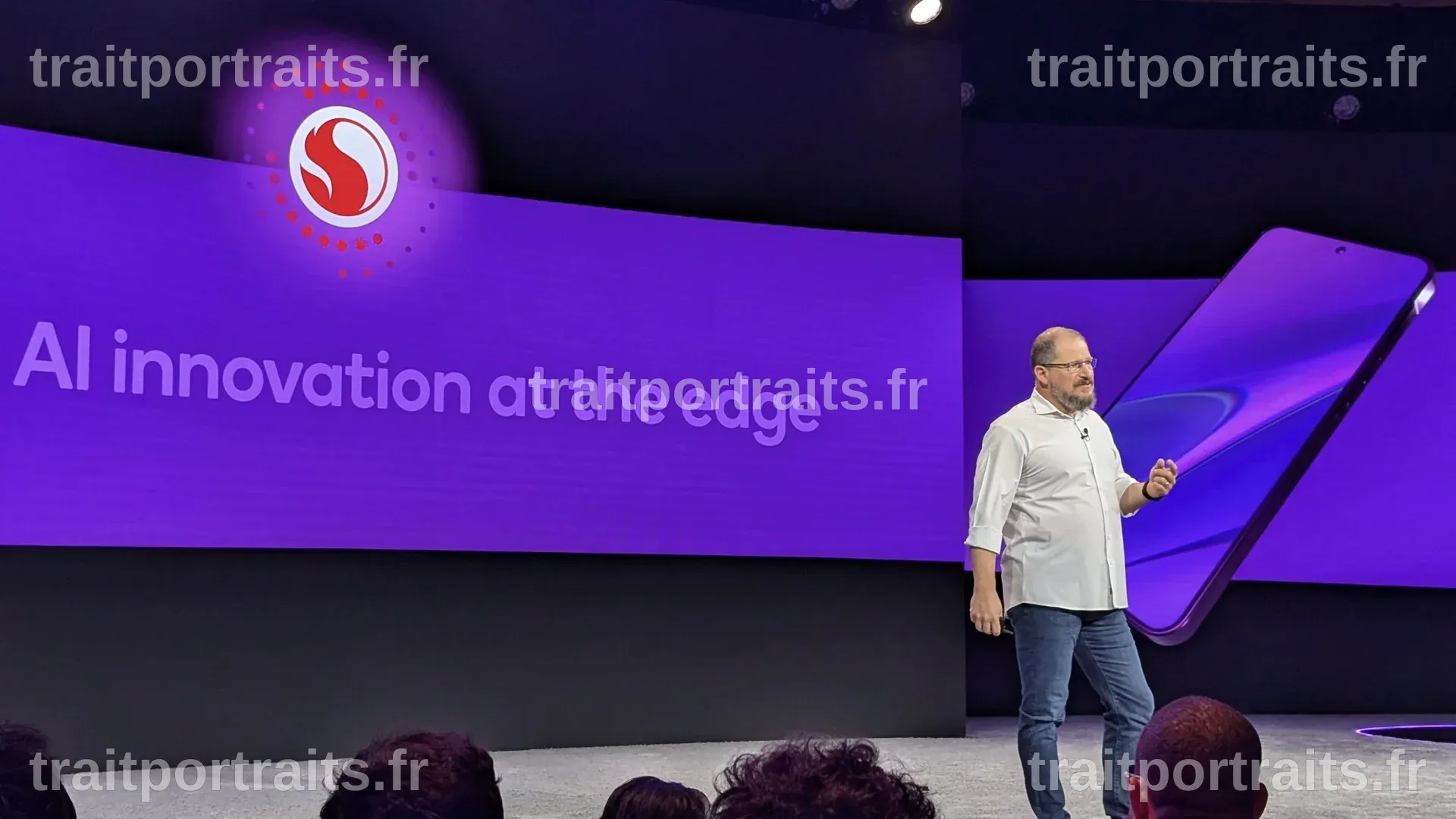 Le PDG de Qualcomm collabore avec presque tous les grands acteurs de l'IA sur des dispositifs ultra-secrets tout en soutenant la première incursion matérielle d'OpenAI