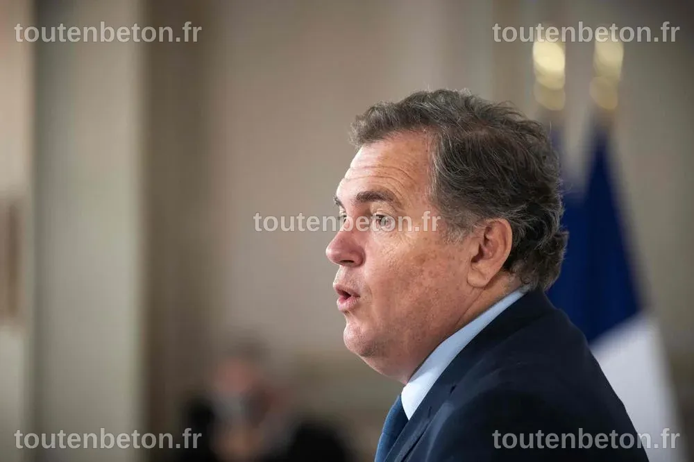 Hantavirus : Aucune restriction de transport, assure le ministre des Transports